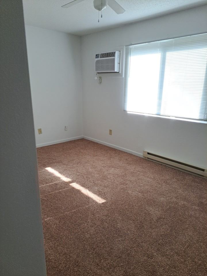 2104 Lincoln Avenue - Photo 7 of 10