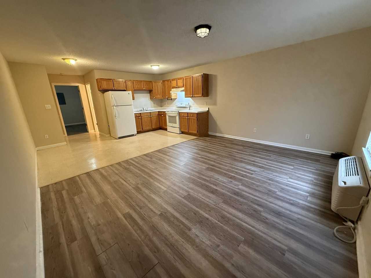 Lauderdale Apartments - Photo 4 of 9
