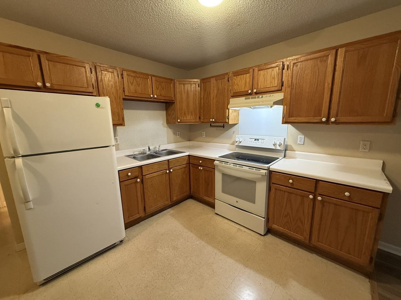 Lauderdale Apartments - Photo 6 of 9