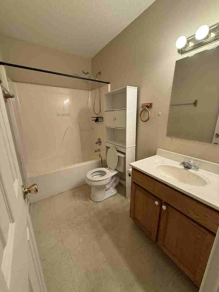 Lauderdale Apartments - Photo 7 of 9