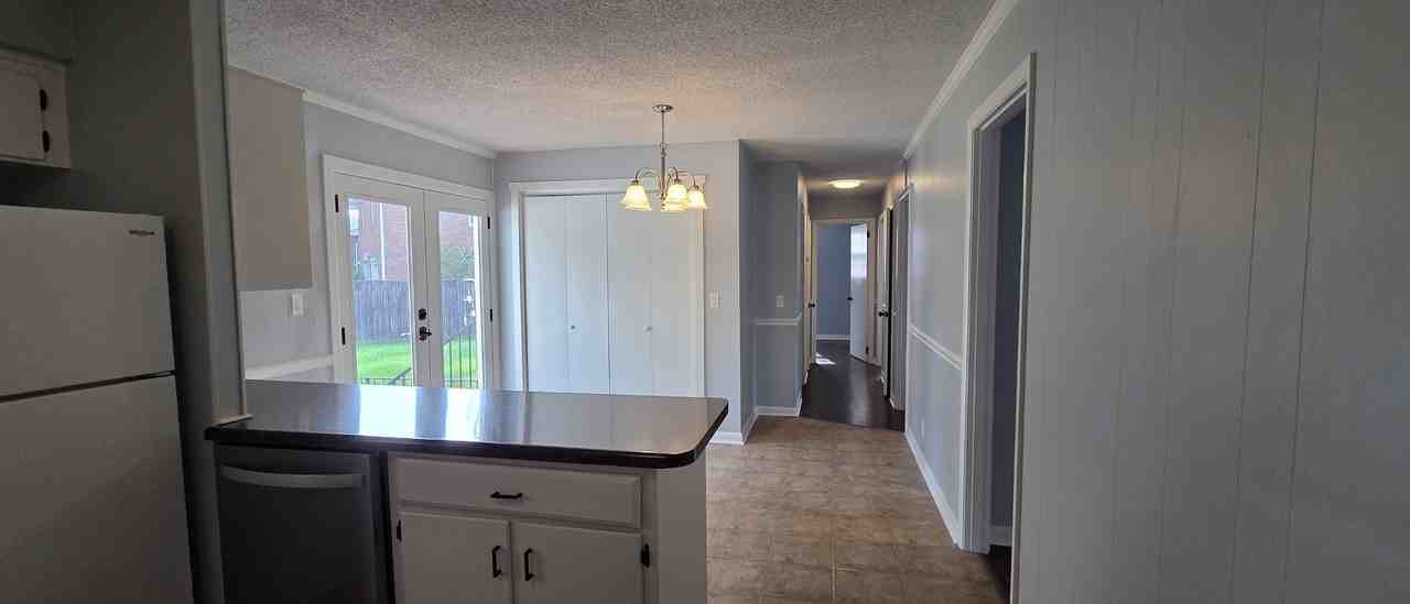 100 Southburn Drive A - Photo 4 of 7