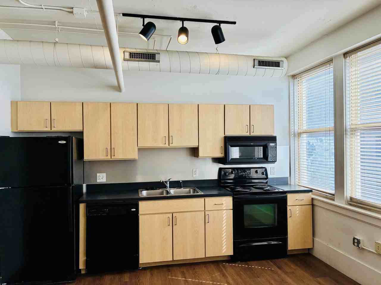 208  North 9th Street - Photo 2 of 8