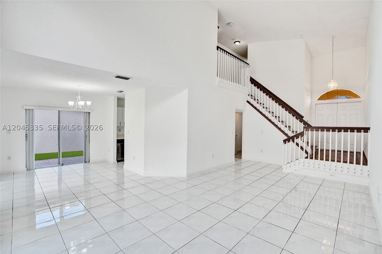 9921 Nw 31st St #9921 - Photo 2 of 23