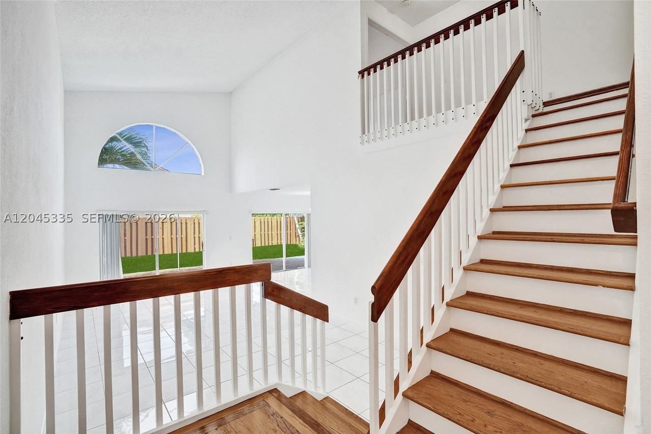 9921 Nw 31st St #9921 - Photo 5 of 23