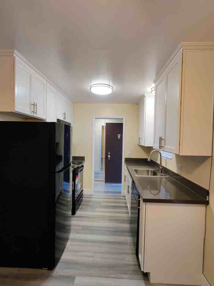 1910 Berryman Street - Photo 5 of 6