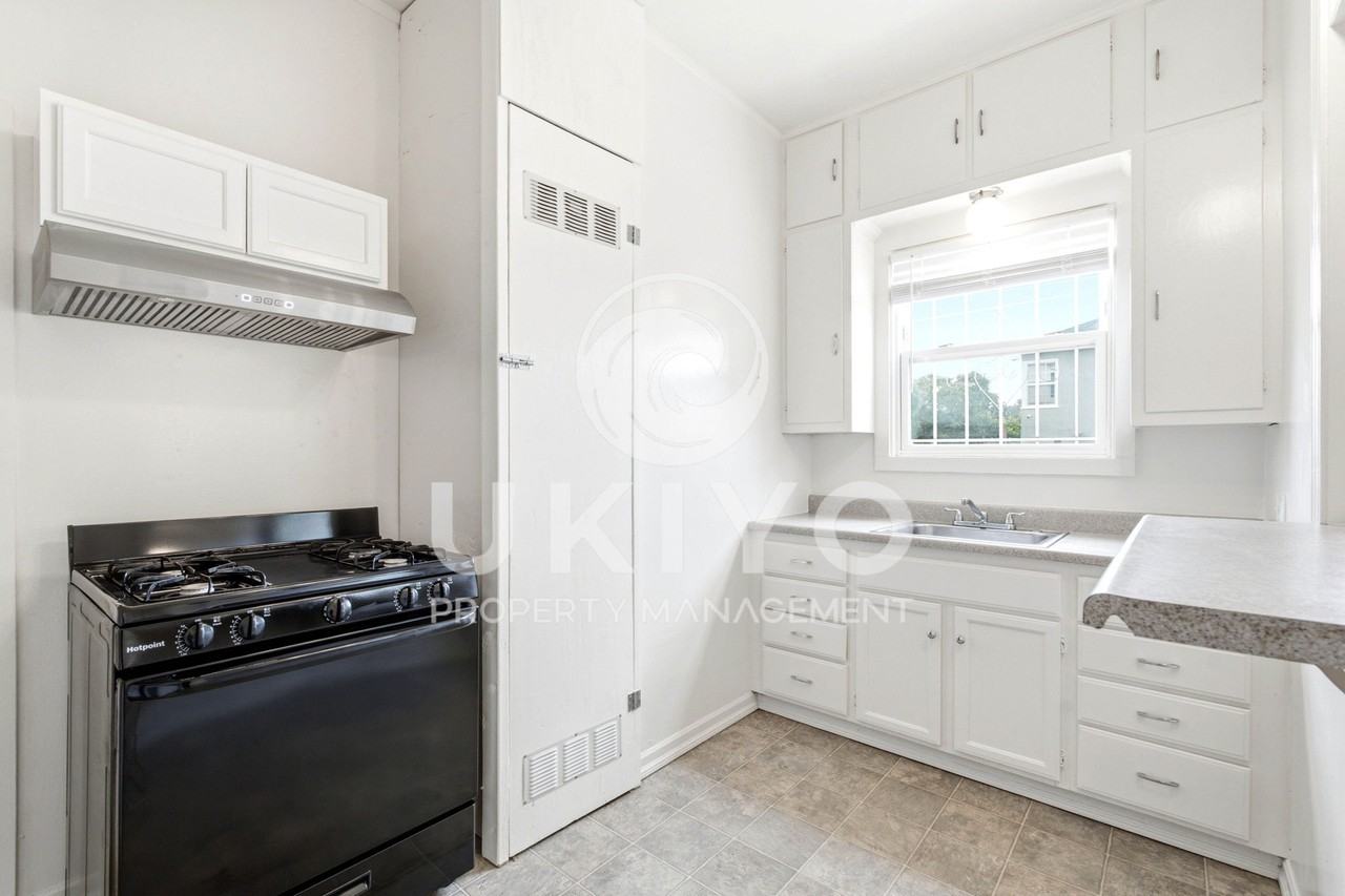 1941 Durant Avenue - Photo 7 of 27