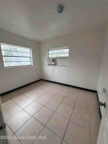 513 Warren Street - Photo 3 of 10