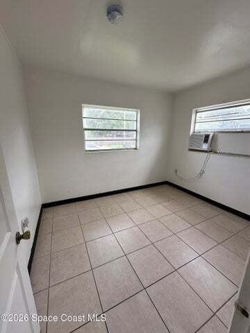 513 Warren Street - Photo 4 of 10