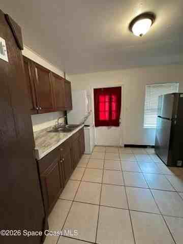 513 Warren Street - Photo 6 of 10