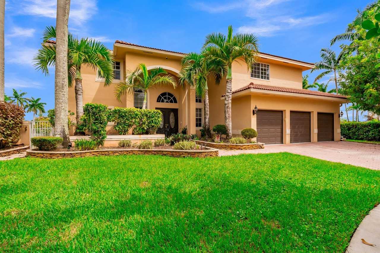 1333 Sw 175th Way - Photo 2 of 8