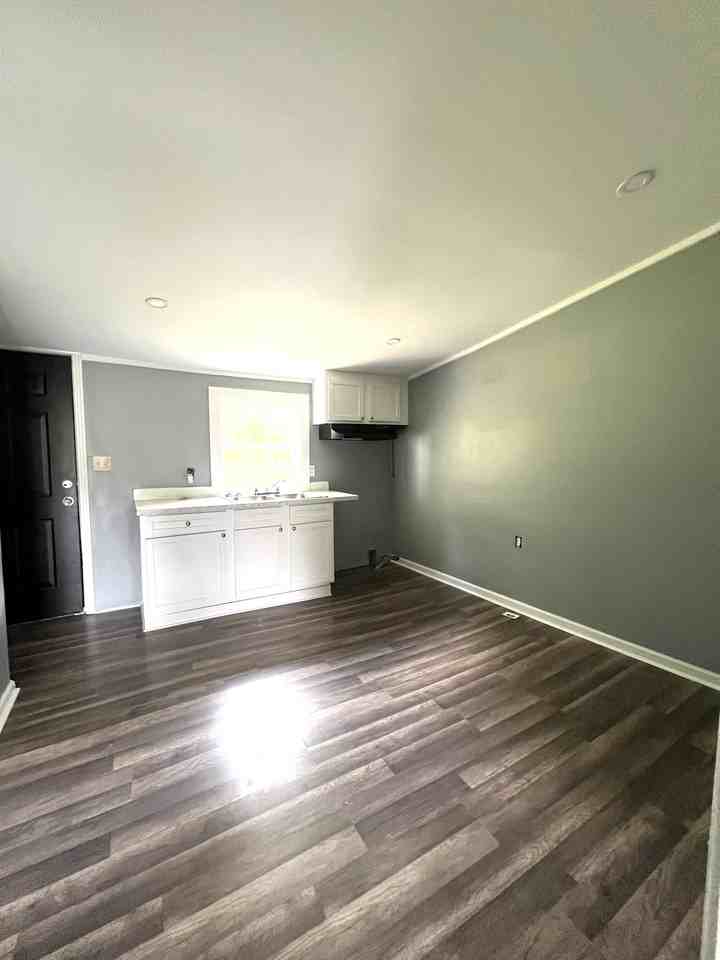 424 Dyer Ave Brownsville - Photo 6 of 8