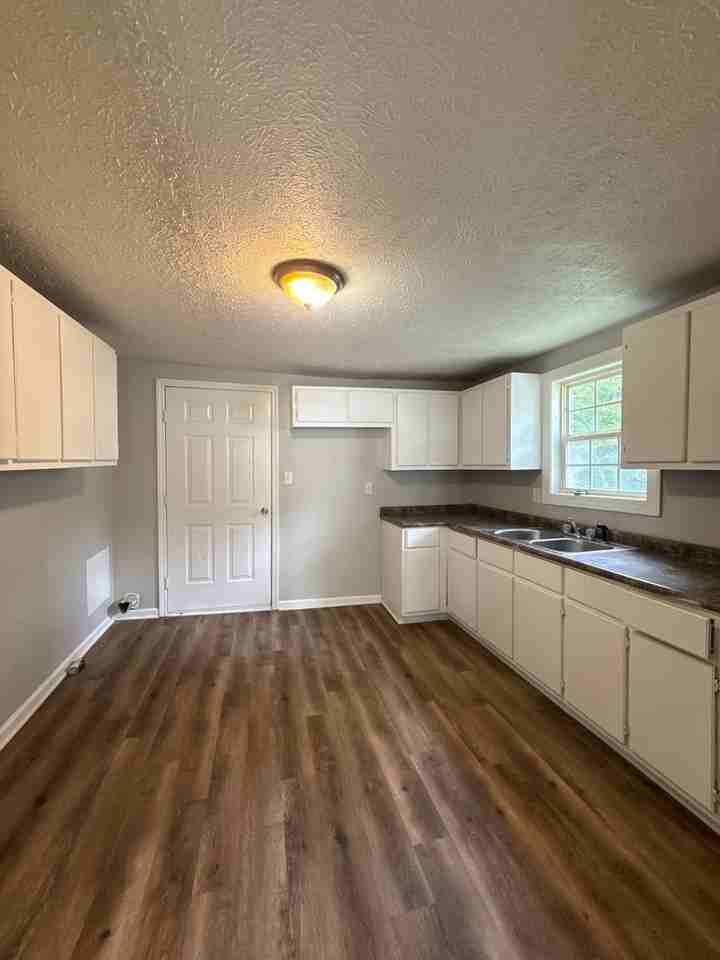 929 Scott Street - Photo 3 of 8
