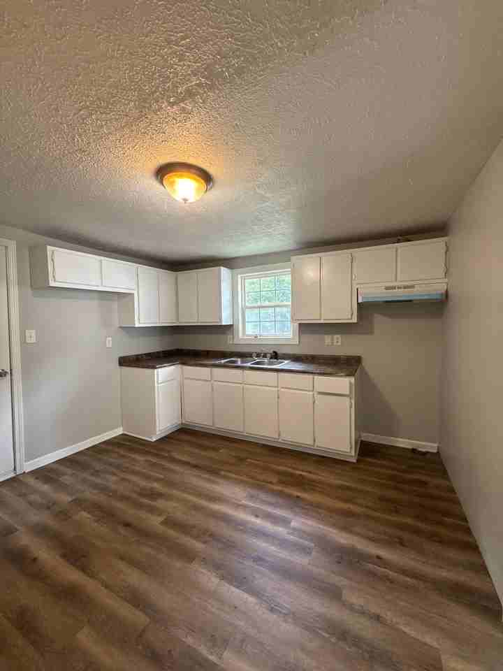 929 Scott Street - Photo 4 of 8