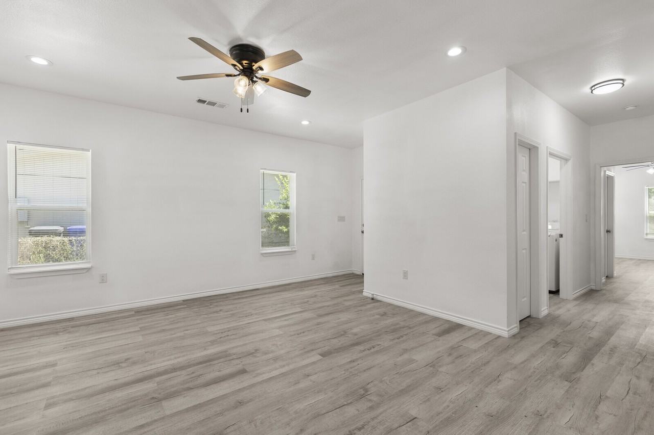 1215 Kellum Street - Photo 5 of 16