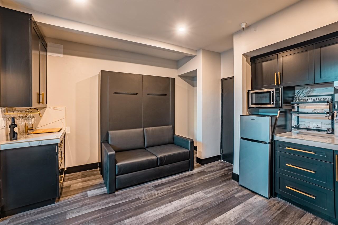 421 E Street - Photo 2 of 29
