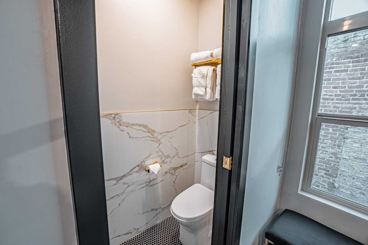 421 E Street - Photo 3 of 29