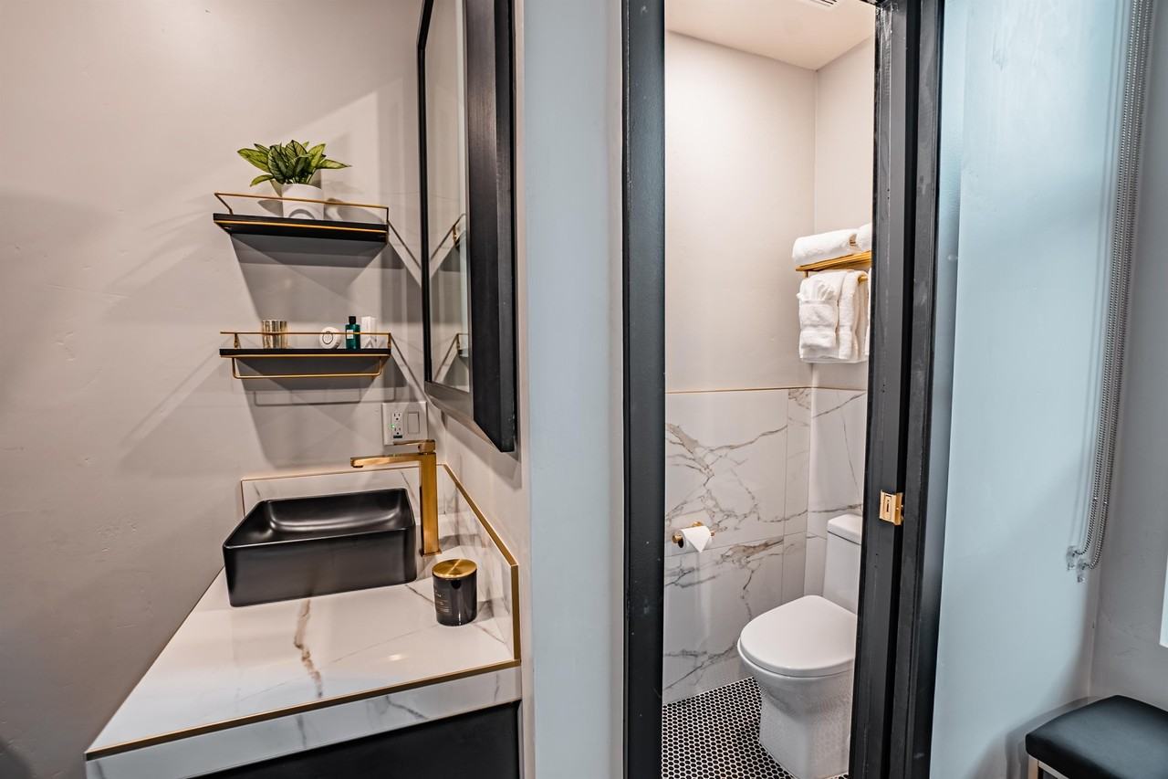 421 E Street - Photo 5 of 29