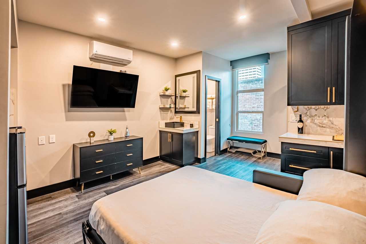 421 E Street - Photo 7 of 29