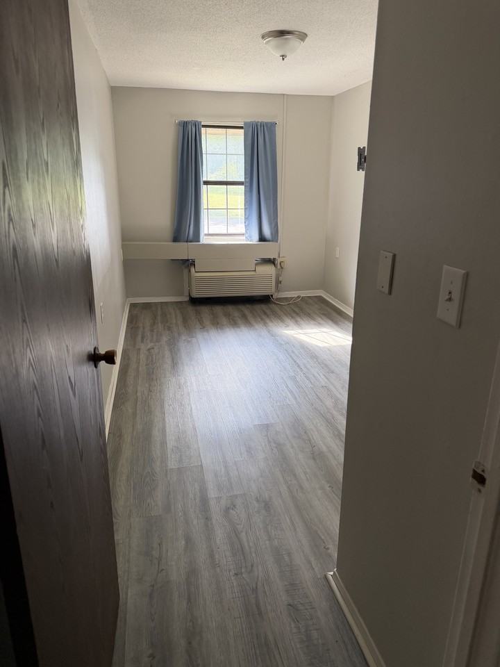 115 South Main Street - Photo 4 of 7