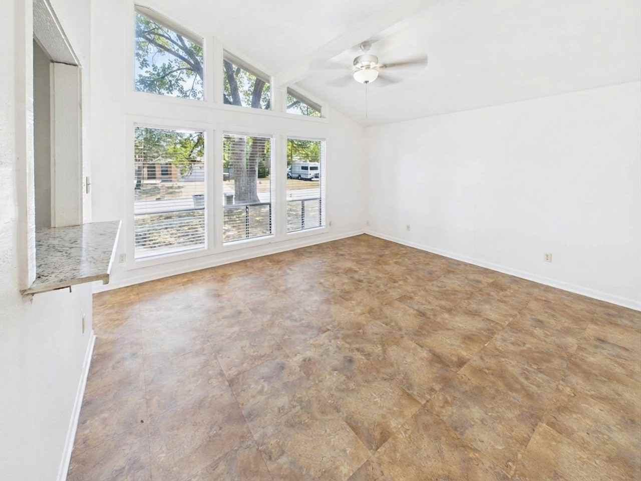 1013 San Benito Dr - Photo 5 of 8