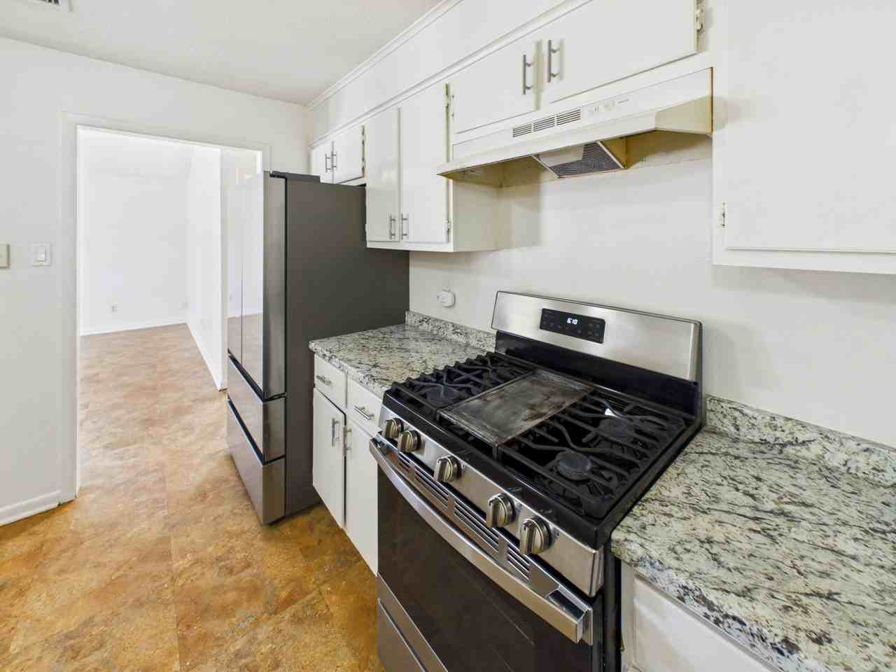 1013 San Benito Dr - Photo 7 of 8