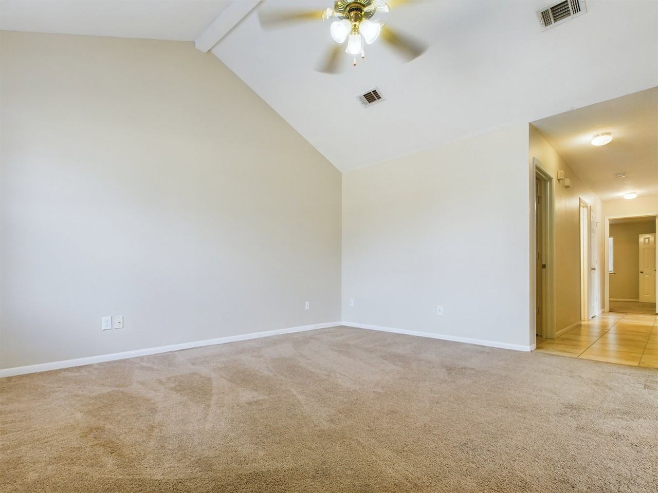 2404 Brittain Ct - Photo 3 of 8