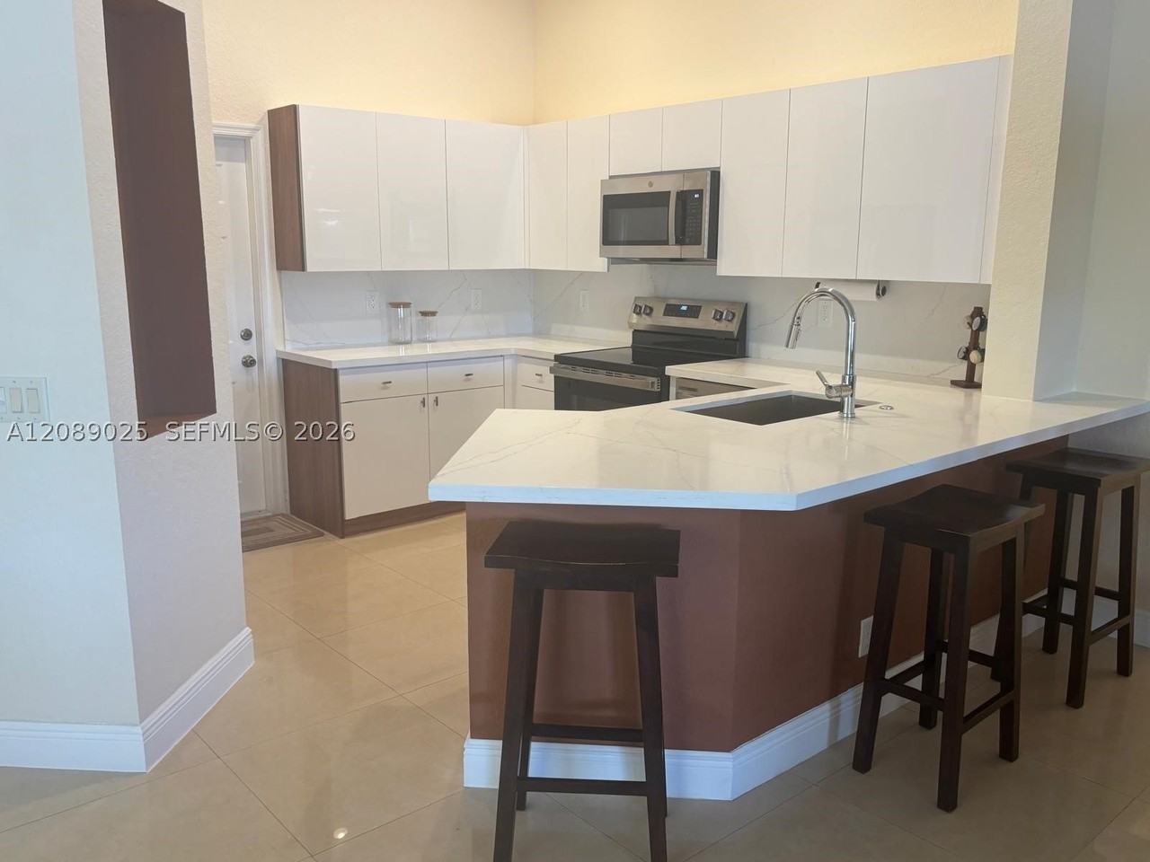 1314 Canary Island Dr - Photo 3 of 14