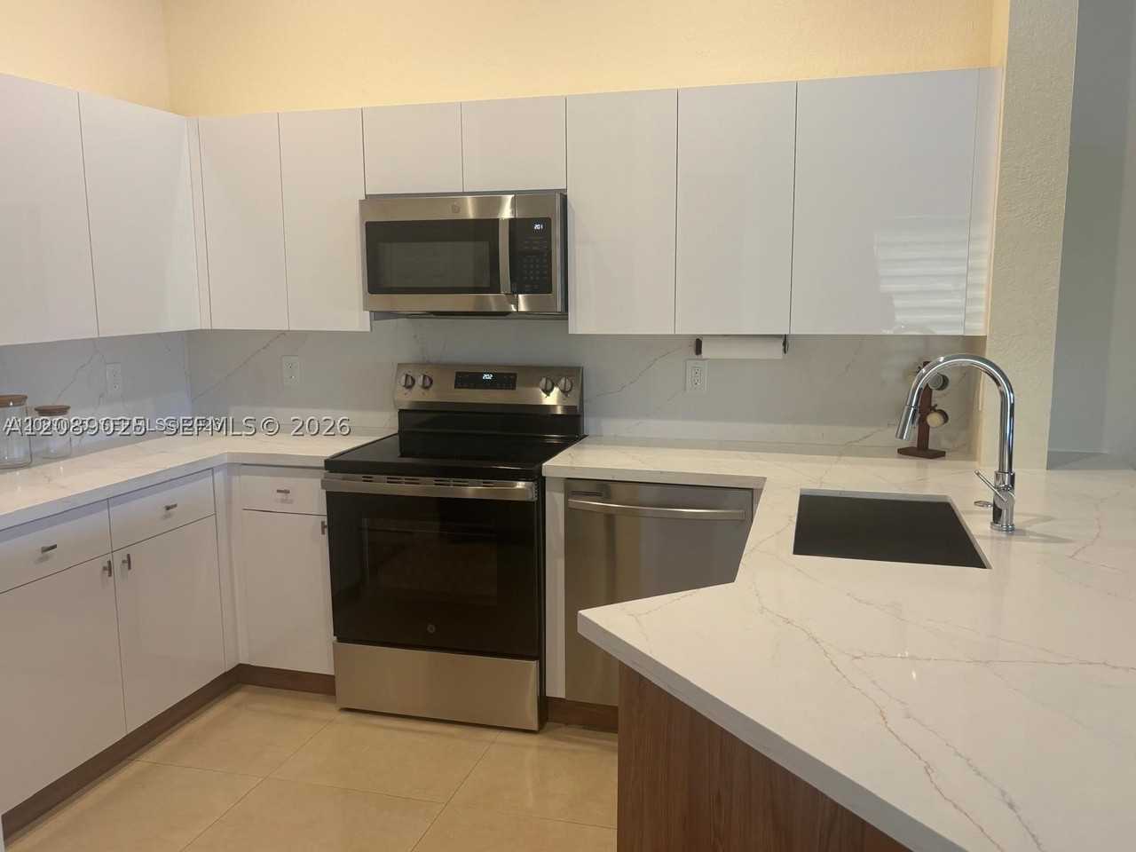 1314 Canary Island Dr - Photo 4 of 14