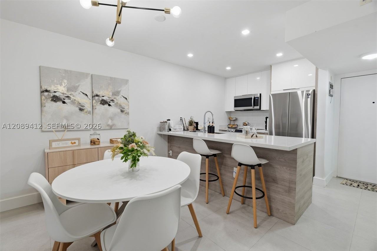 9227 Sw 87th Ave #B5 - Photo 3 of 22