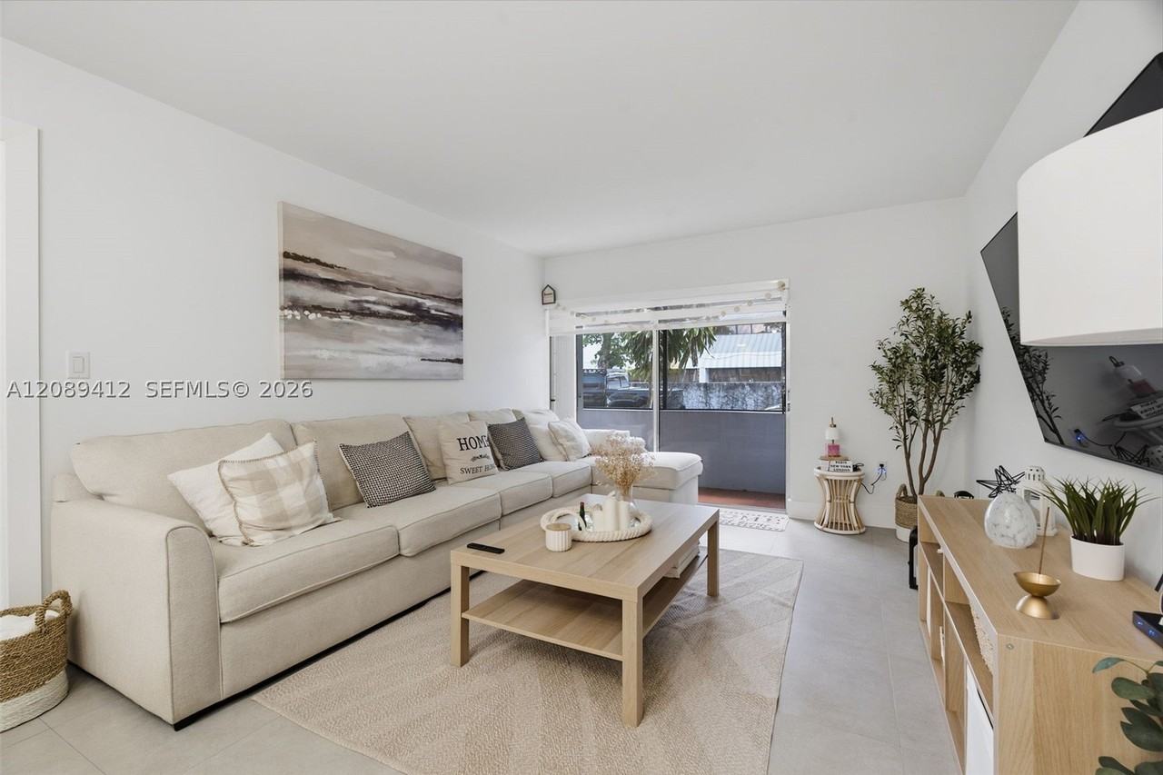 9227 Sw 87th Ave #B5 - Photo 6 of 22