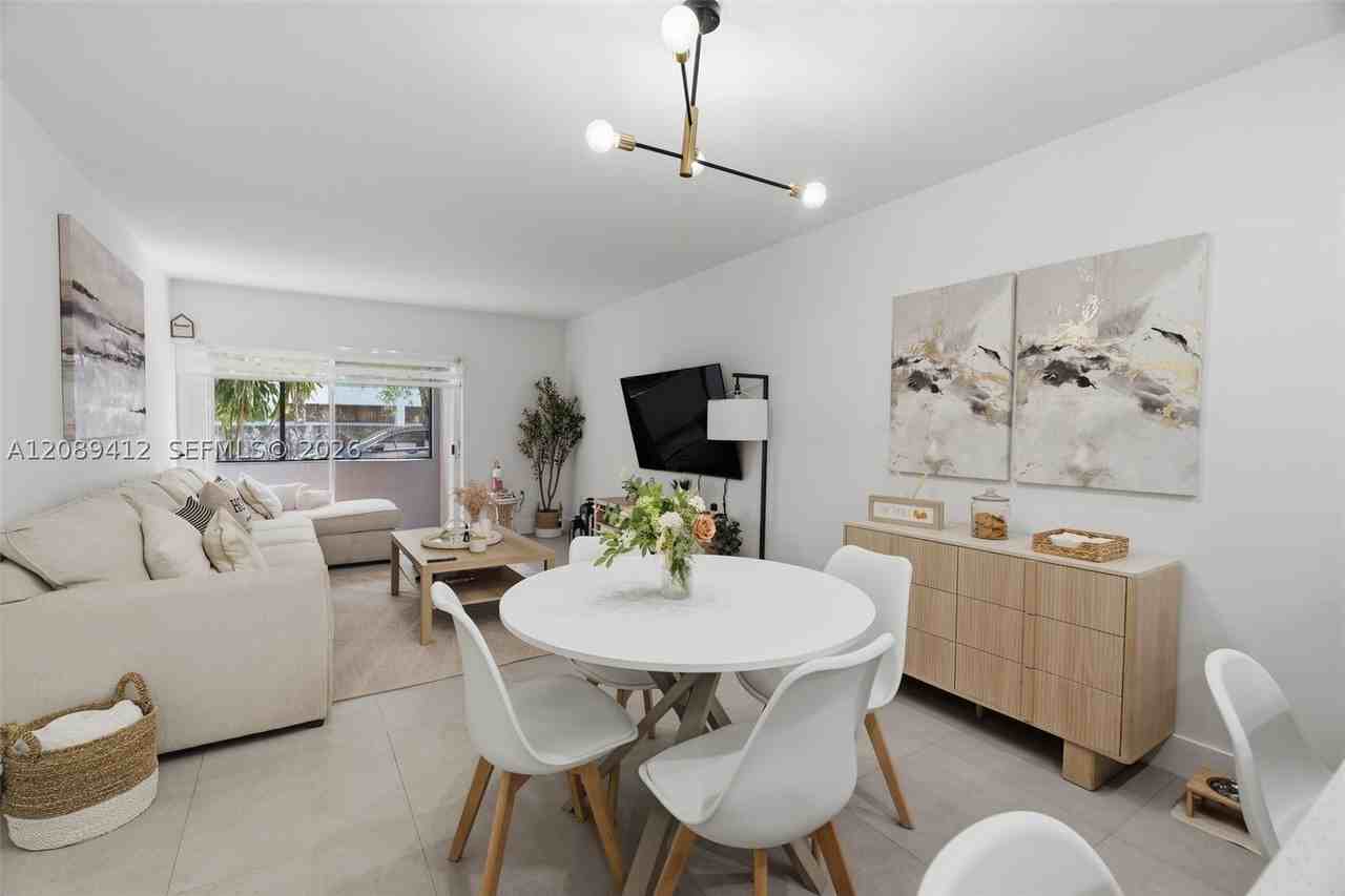 9227 Sw 87th Ave #B5 - Photo 7 of 22