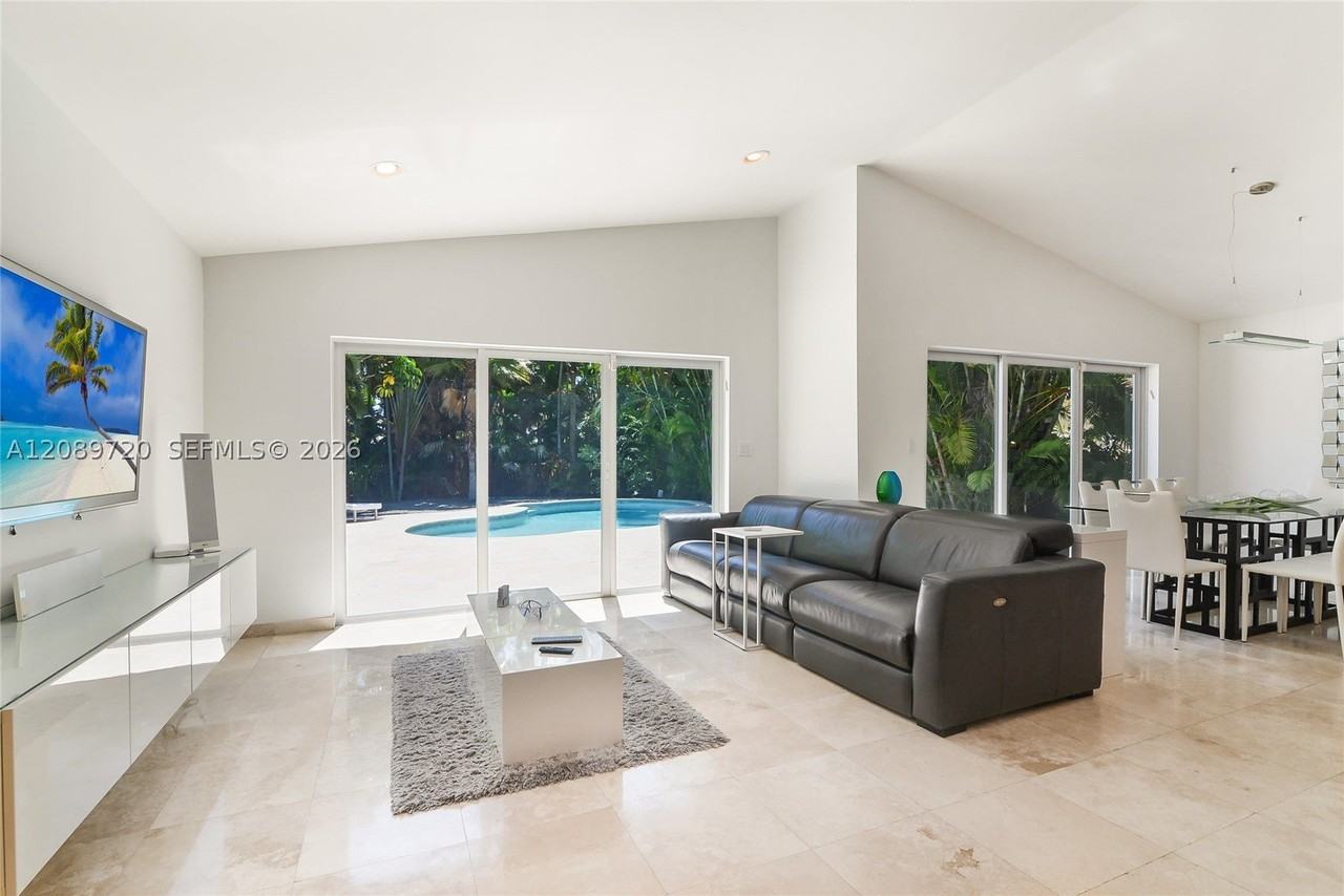 147 Golden Beach Dr - Photo 4 of 30
