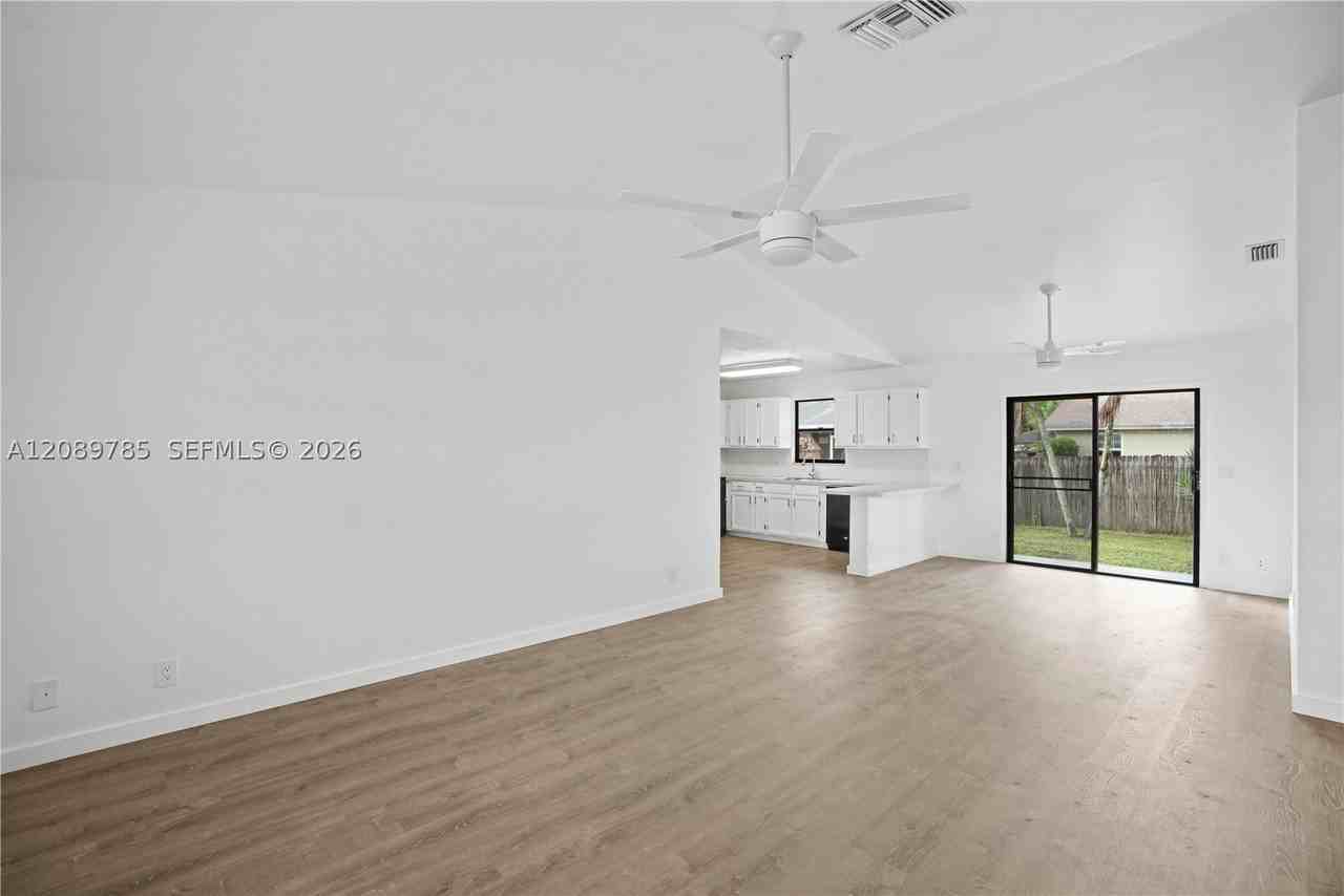 6043 Felter St - Photo 6 of 29