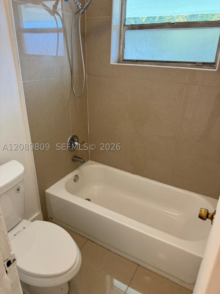 201 Nw 77th St #3 - Photo 5 of 13