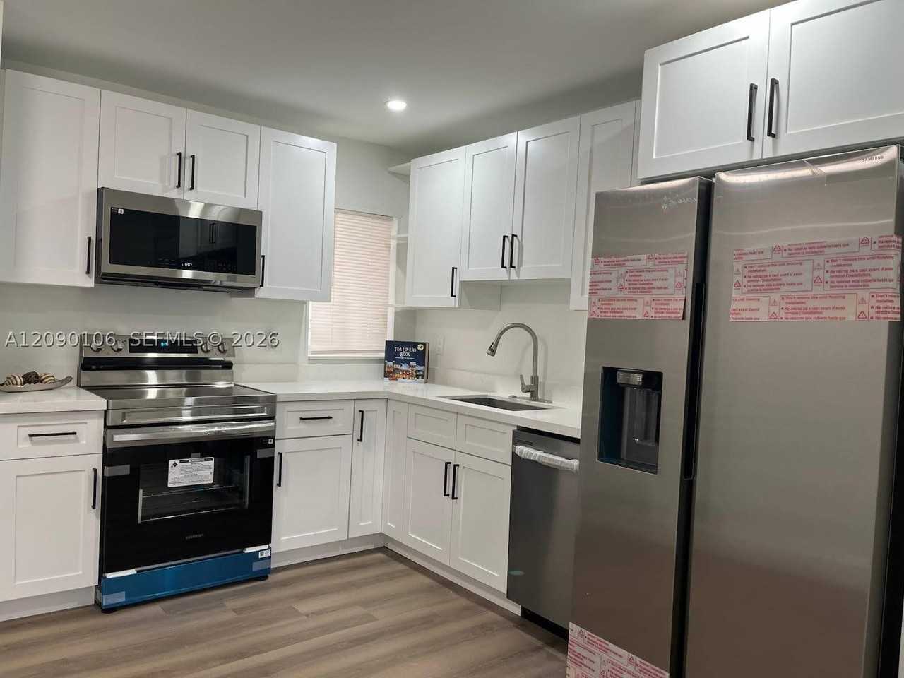 5020 Sw 26th Ave #1-2 - Photo 3 of 10