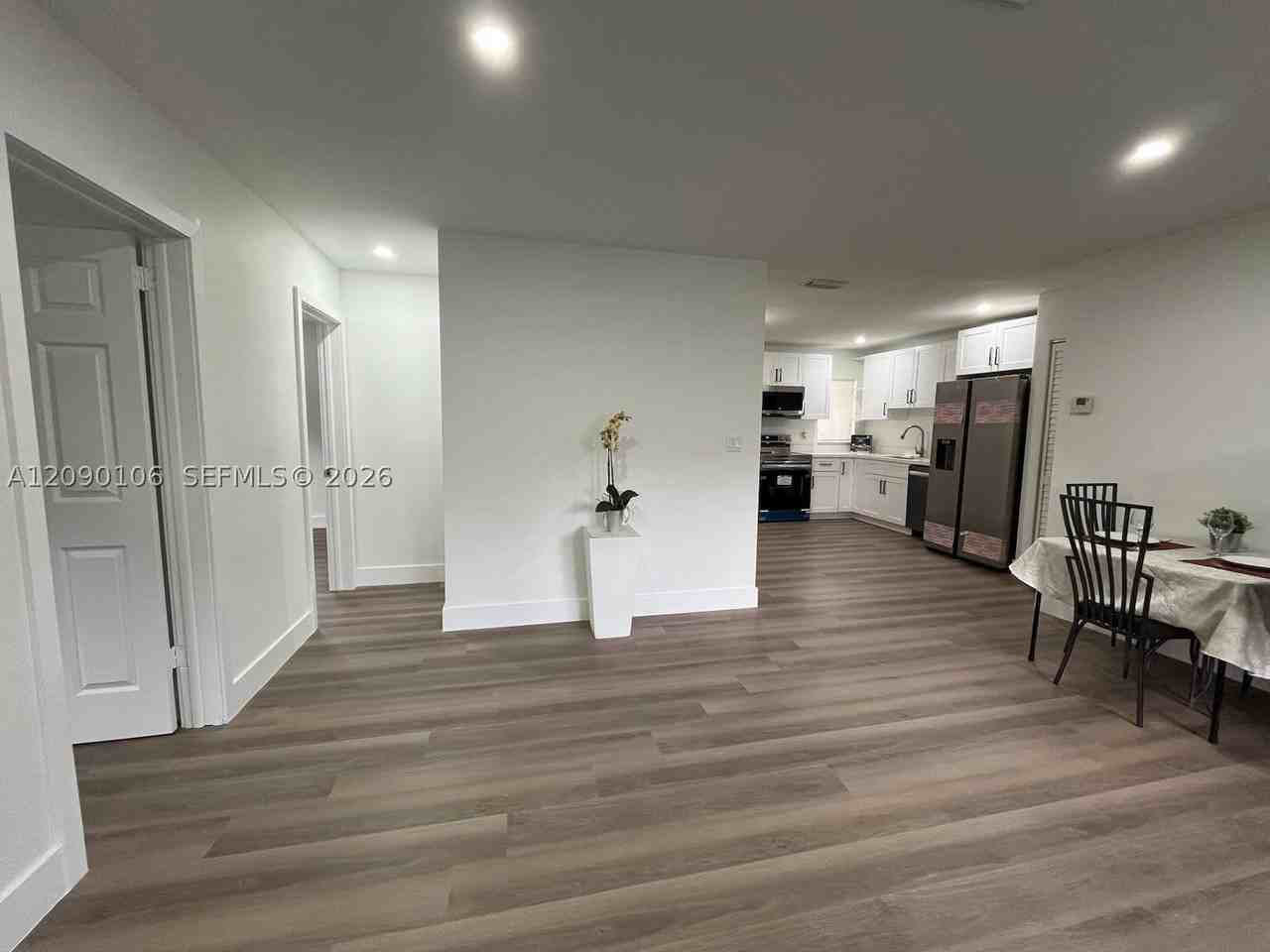 5020 Sw 26th Ave #1-2 - Photo 4 of 10
