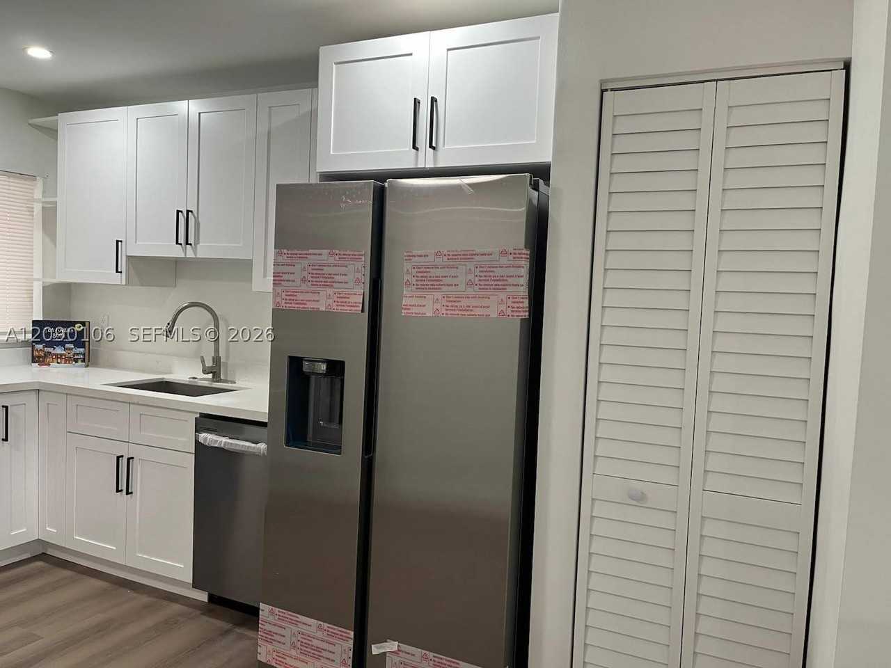 5020 Sw 26th Ave #1-2 - Photo 5 of 10