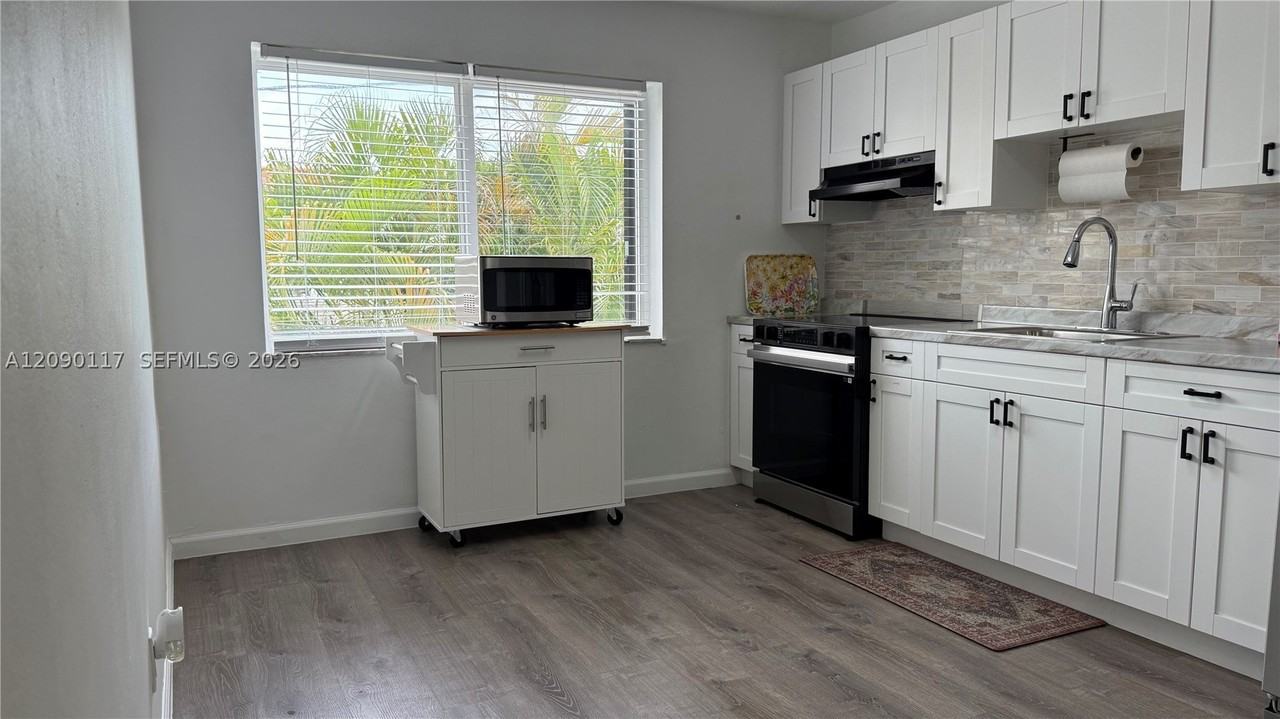 191 Nw 17th Ave #4 - Photo 5 of 17