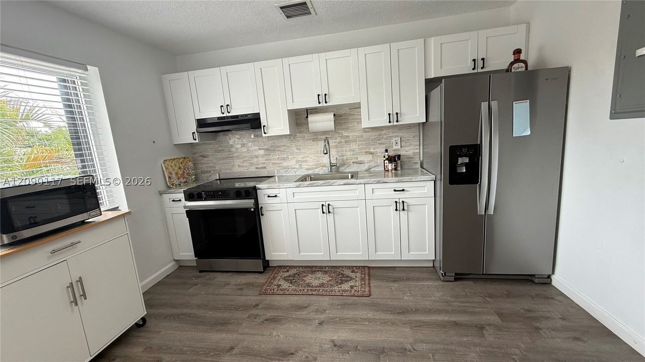 191 Nw 17th Ave #4 - Photo 6 of 17