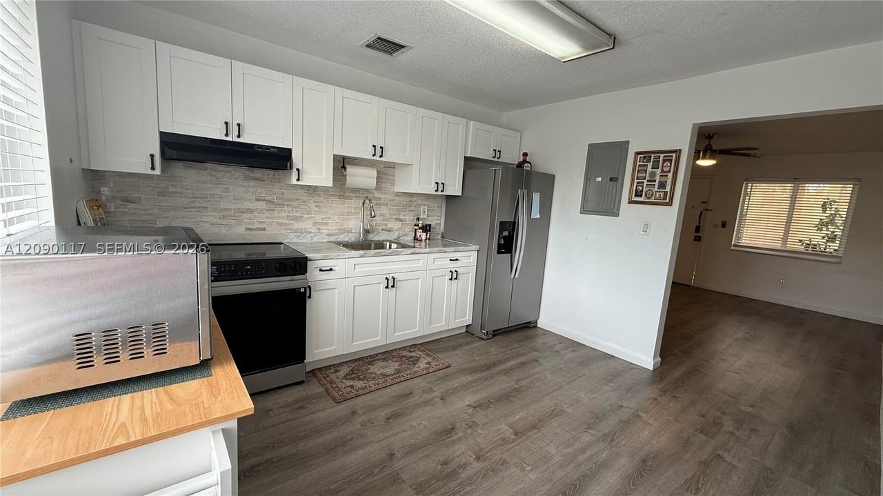 191 Nw 17th Ave #4 - Photo 7 of 17