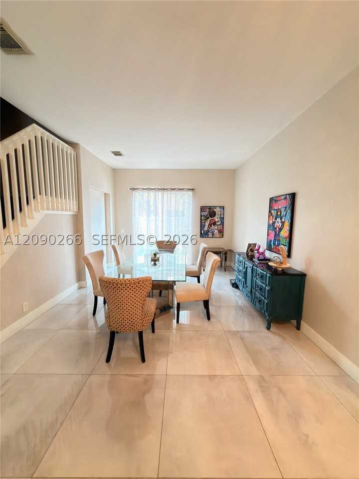 5051 Sw 35th Way - Photo 3 of 33