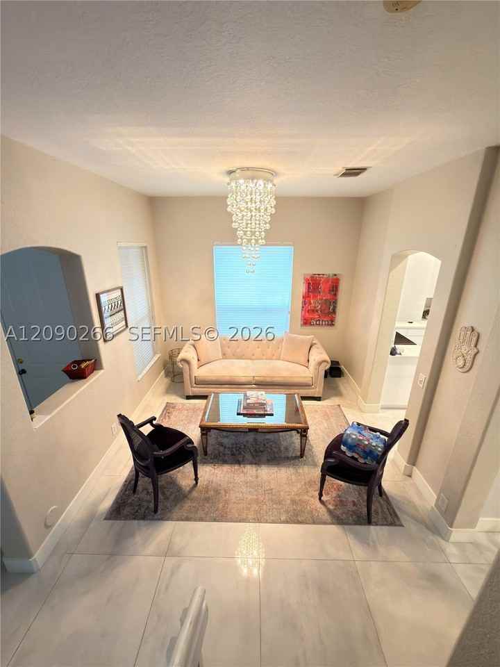 5051 Sw 35th Way - Photo 4 of 33