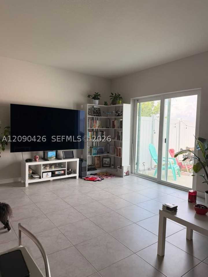 1074 Nw 6th Ter - Photo 2 of 8