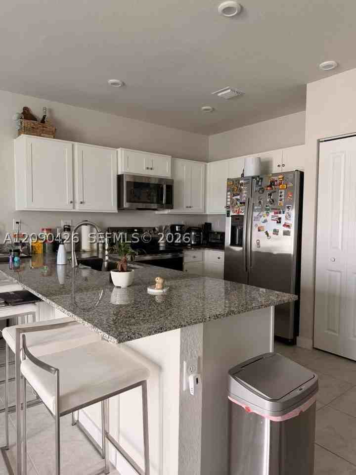 1074 Nw 6th Ter - Photo 3 of 8