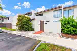 featured image of 6916 Sw 110th Ave #6916