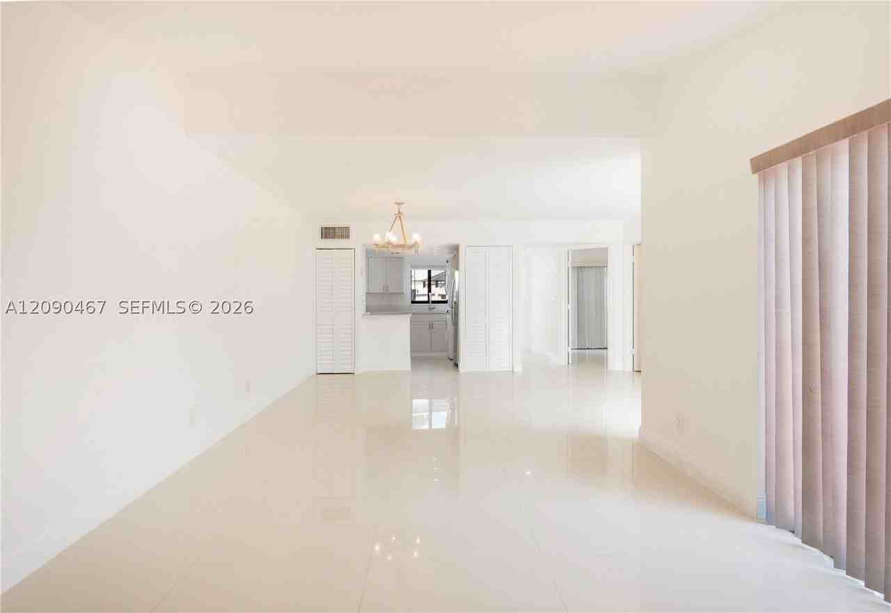 6916 Sw 110th Ave #6916 - Photo 4 of 31