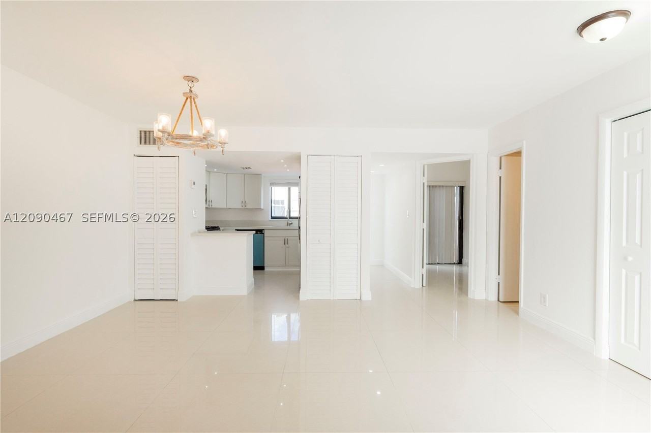 6916 Sw 110th Ave #6916 - Photo 5 of 31
