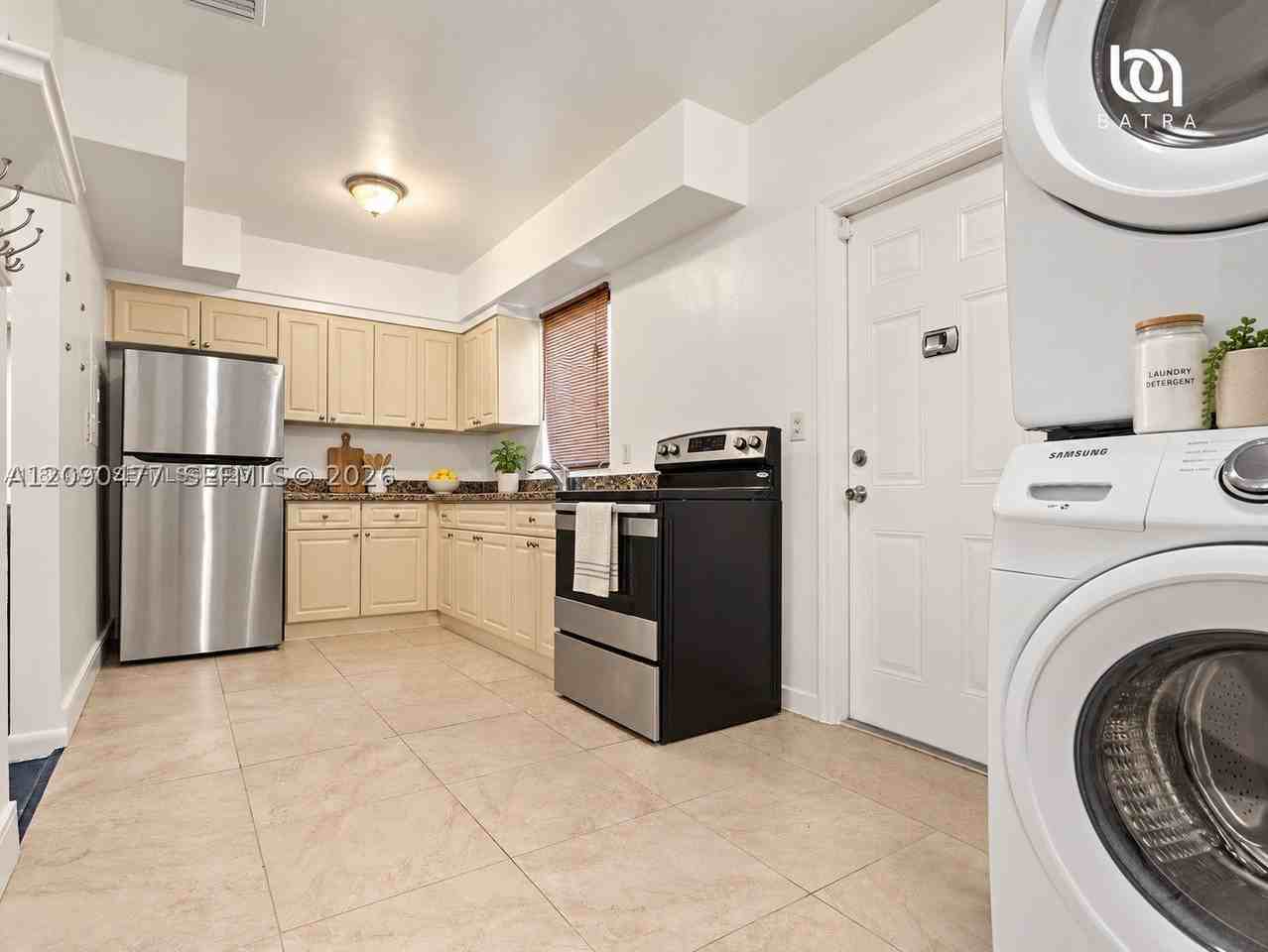 5001 Nw 12th Ave - Photo 4 of 11