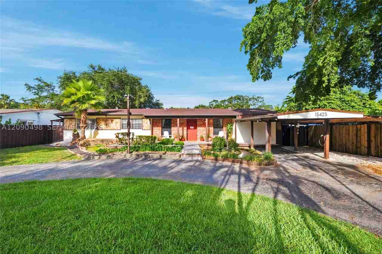15425 N Miami Ave - Photo 3 of 44