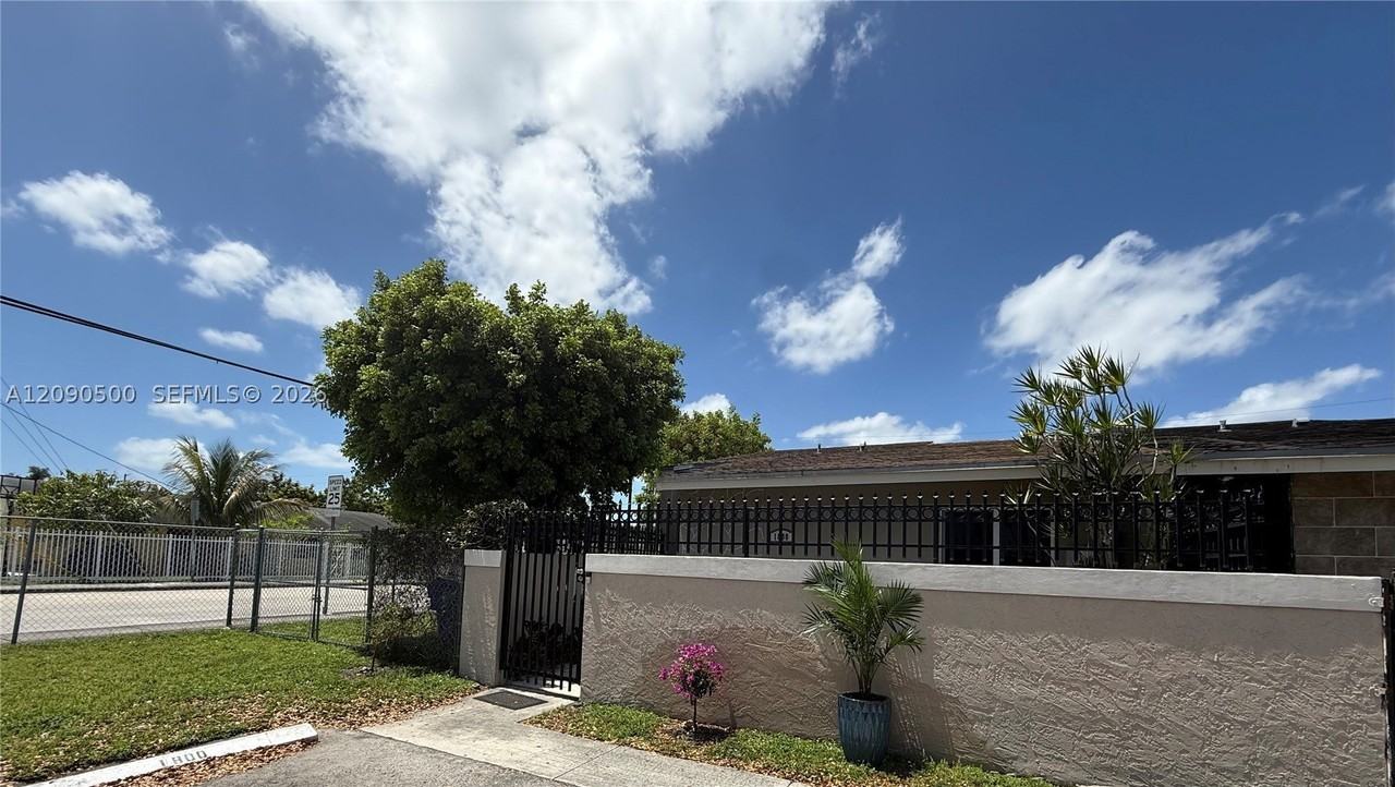 1800 Nw 1st Ave - Photo 5 of 11